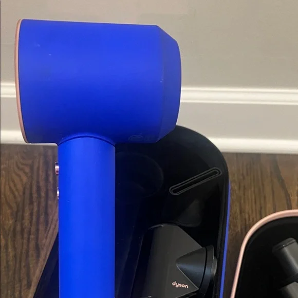 Dyson | Supersonic Blue and Pink Hair Dryer /Styling Set - Picture 3 of 10